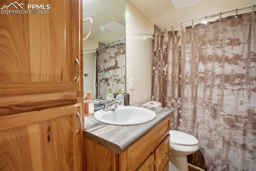 Image 11 of 29: Bathroom