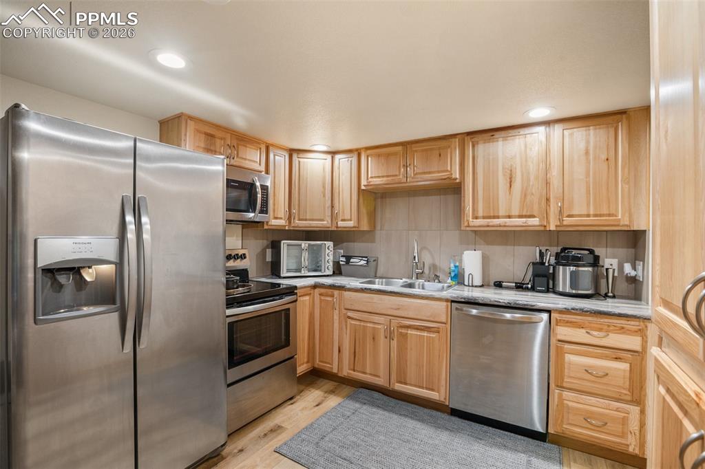 Image 5 of 29: Kitchen