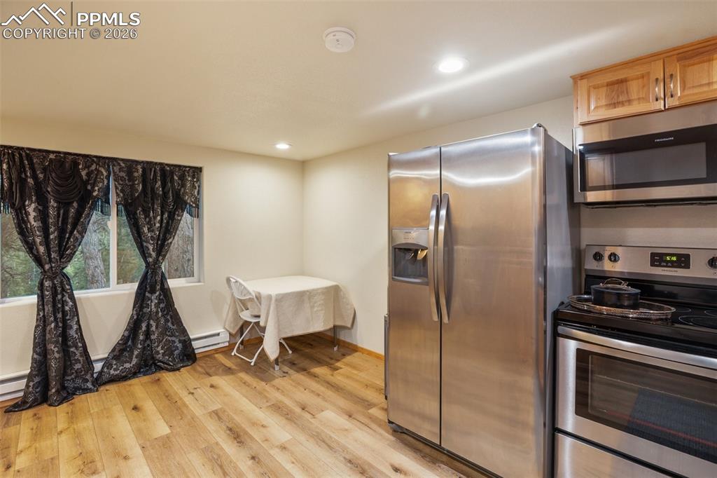 Image 7 of 29: Kitchen