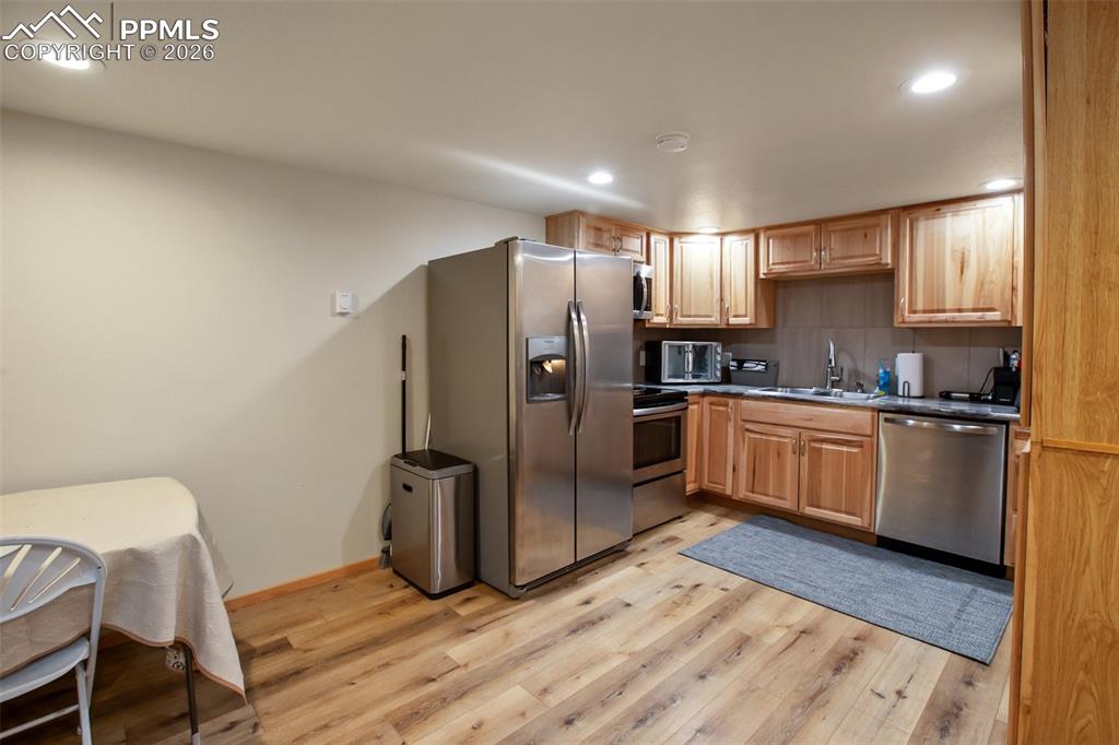 Image 8 of 29: Kitchen