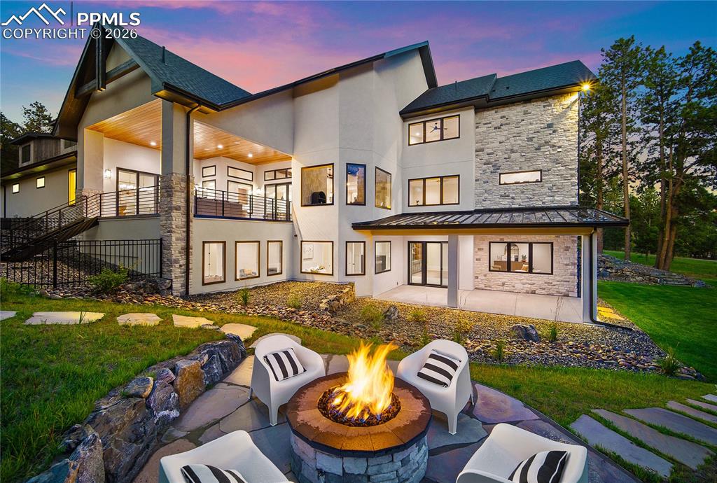 Image 41 of 48: Custom fire pit