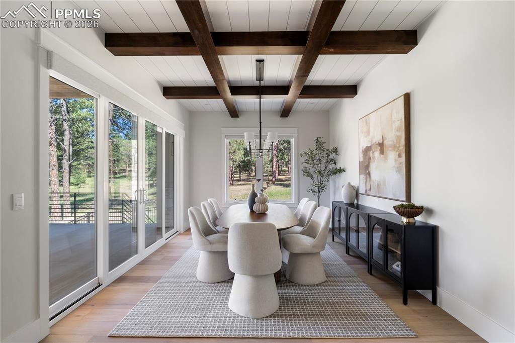 Image 8 of 48: Dining Area