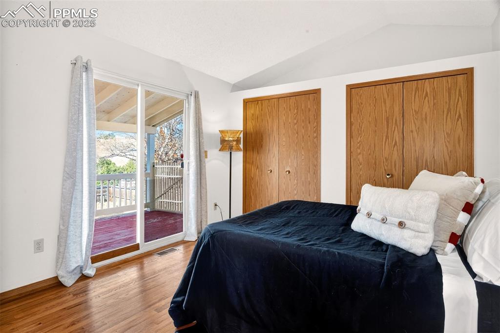 Image 20 of 31: Bedroom