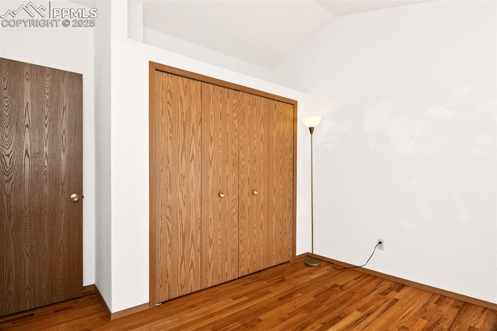 Image 22 of 31: Bedroom