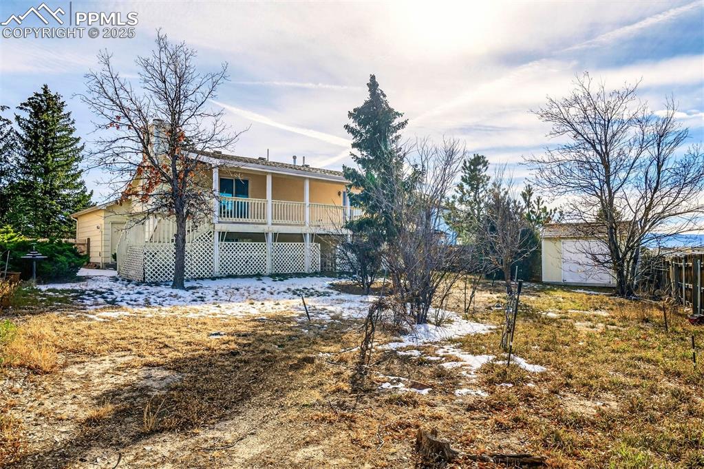 Image 27 of 31: Back of Structure