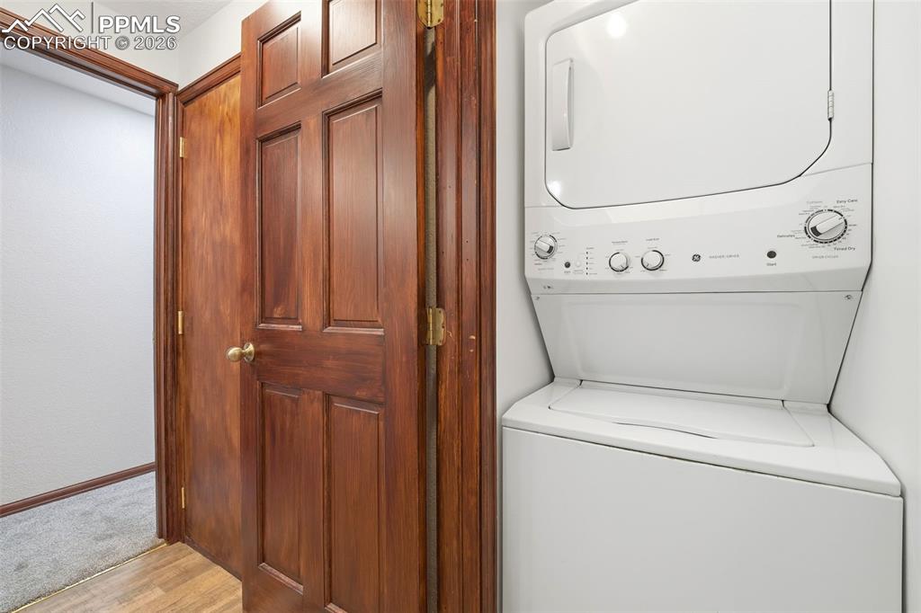 Image 26 of 50: Laundry