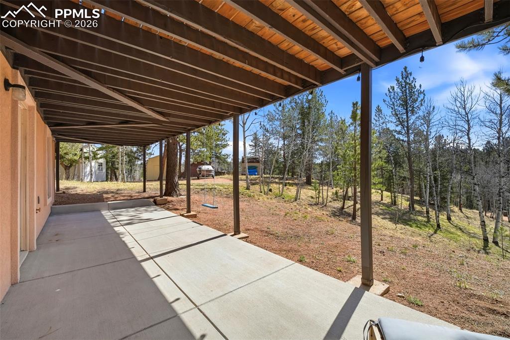 Image 35 of 50: Patio