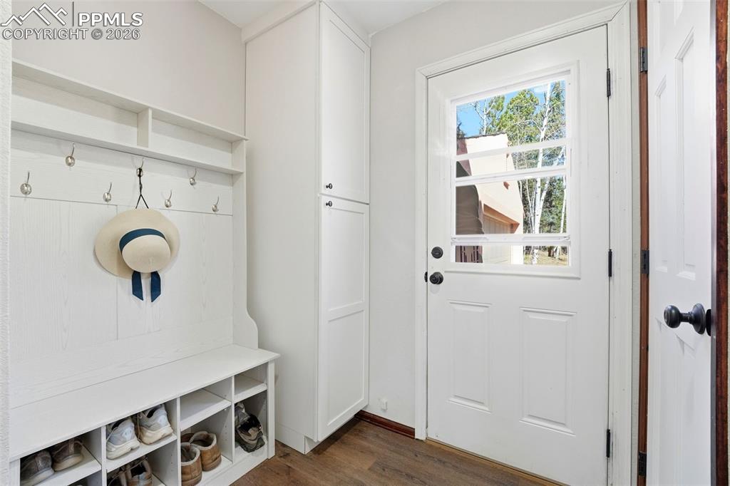 Image 4 of 50: Mud Room