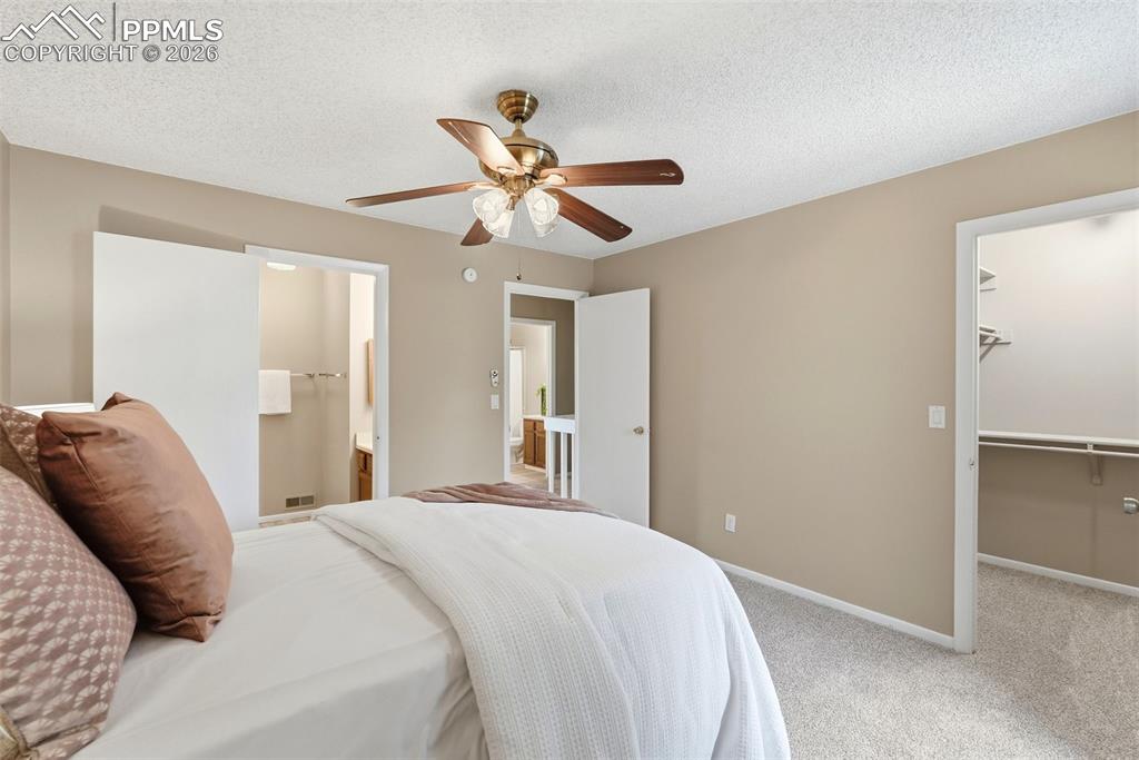 Image 16 of 33: Bedroom