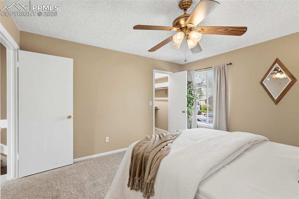 Image 18 of 33: Bedroom