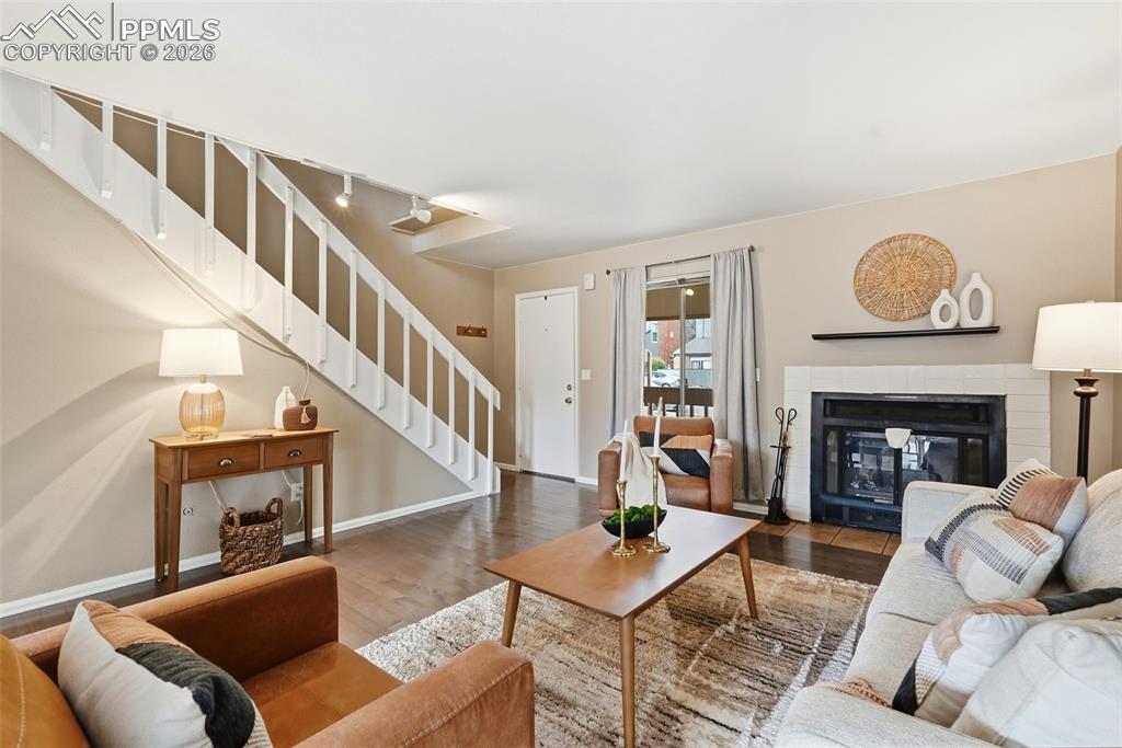 Image 2 of 33: Living Room