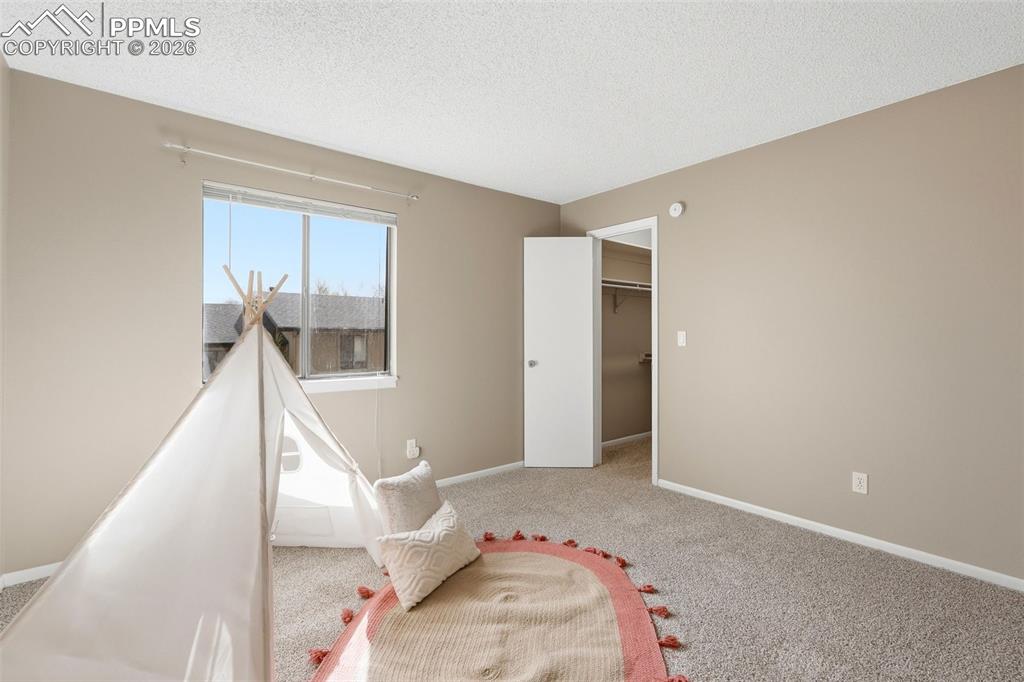 Image 22 of 33: Bedroom