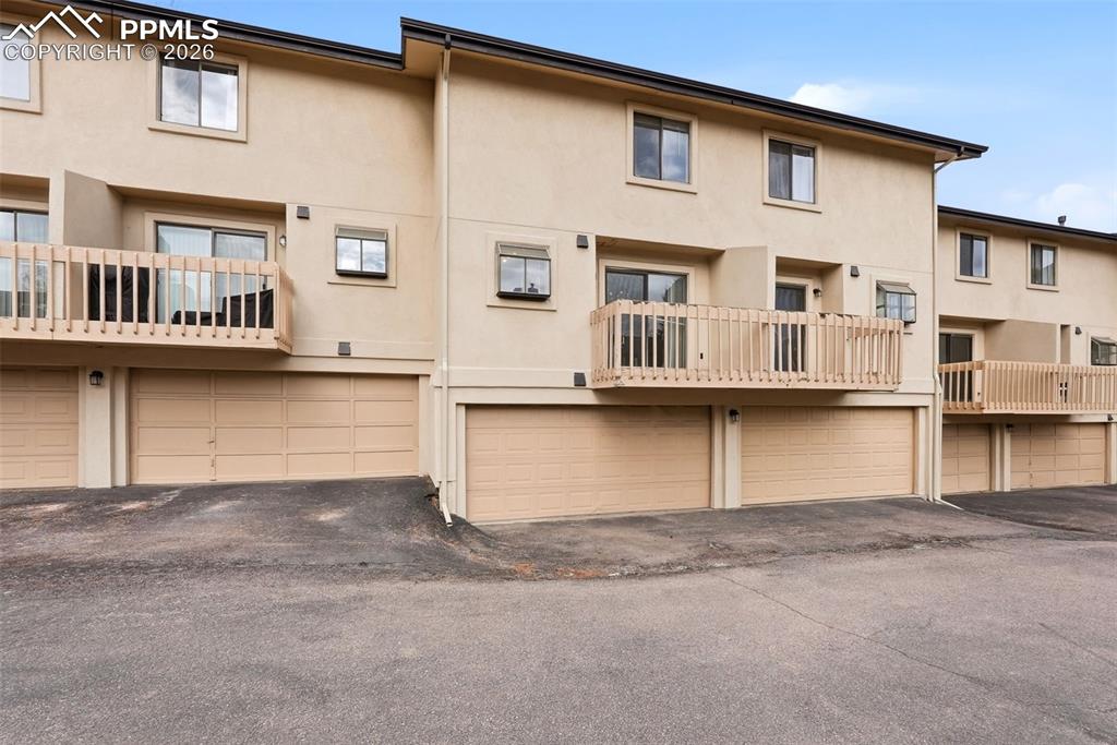 Image 27 of 33: Back of Structure