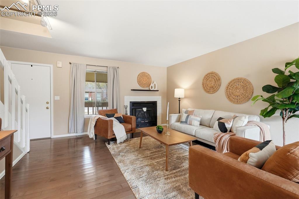 Image 4 of 33: Living Room