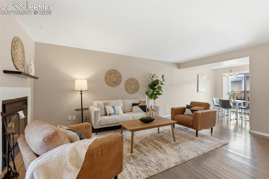 Image 5 of 33: Living Room