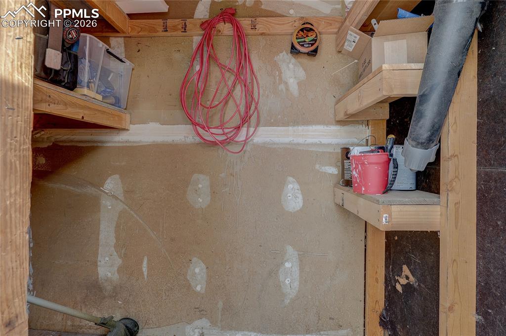 Image 13 of 32: Bathroom