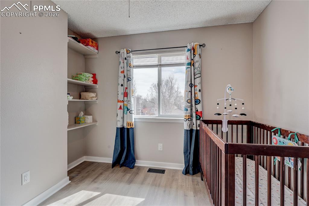 Image 22 of 32: Bedroom