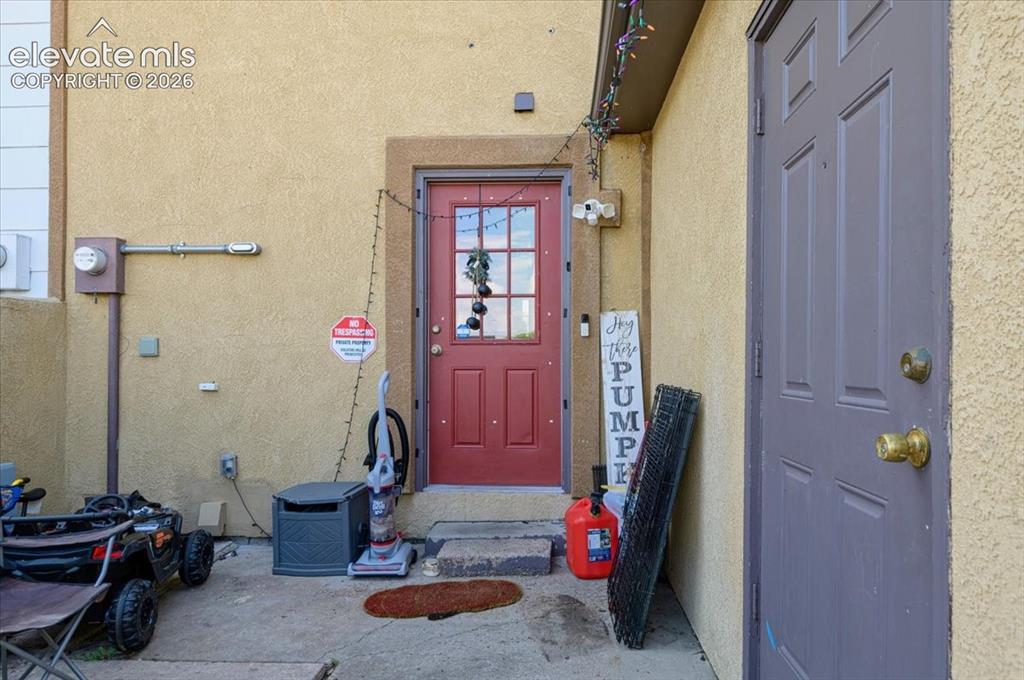 Image 15 of 16: Entry