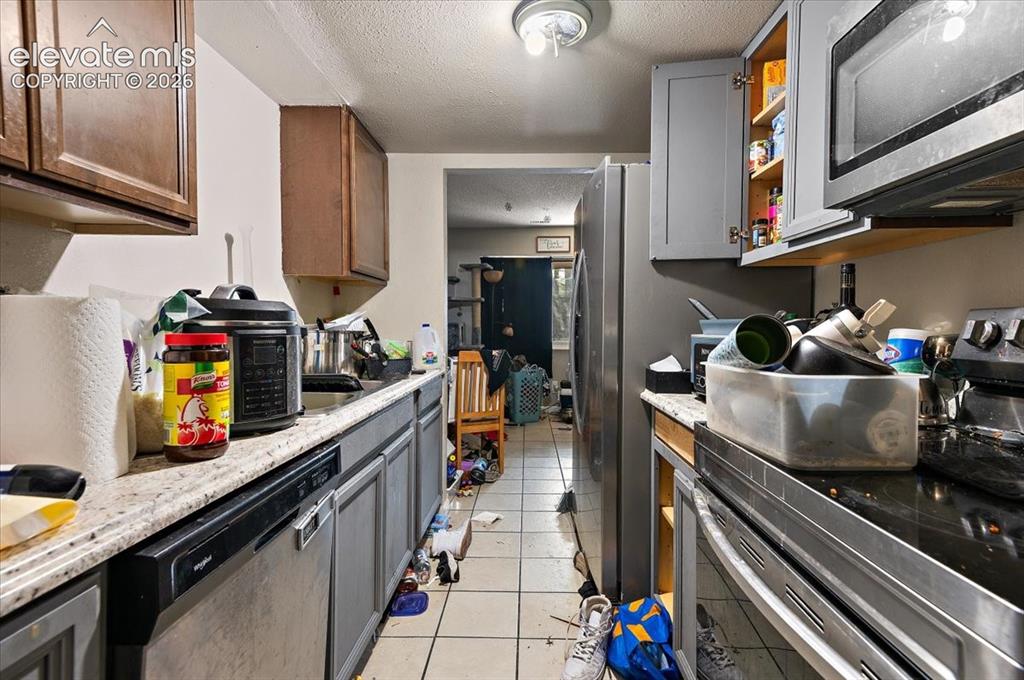 Image 5 of 16: Kitchen