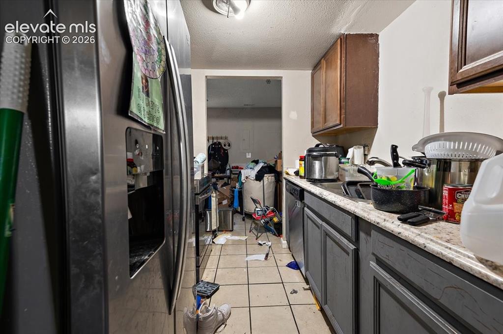 Image 6 of 16: Kitchen