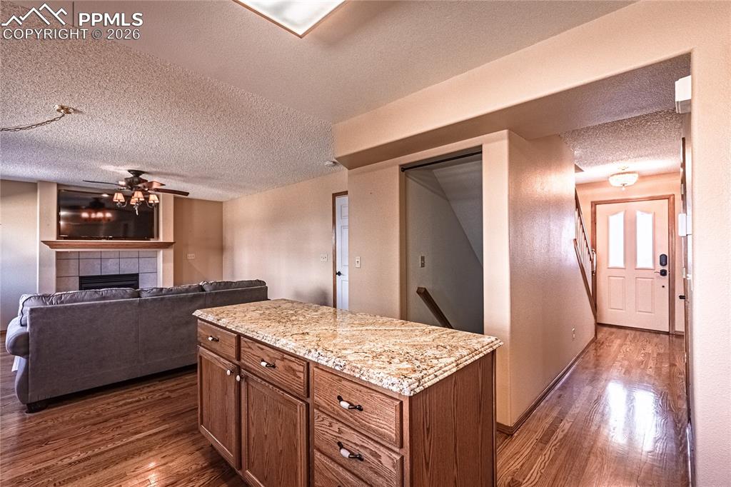 Image 12 of 49: Kitchen