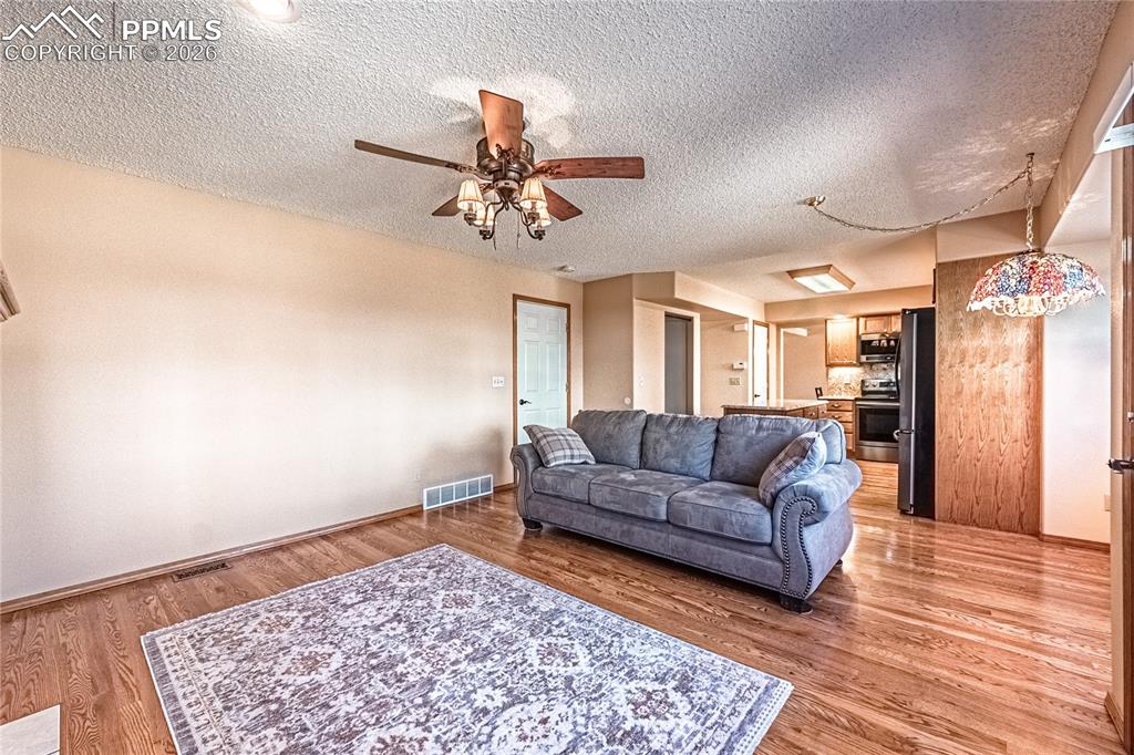 Image 14 of 49: Living Room