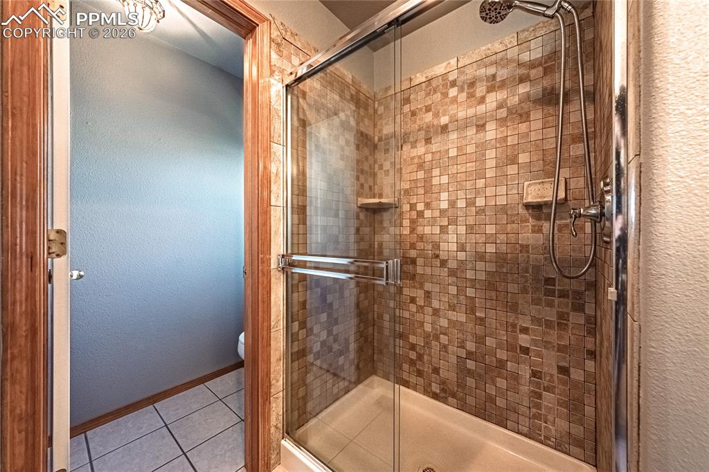 Image 24 of 49: Bathroom