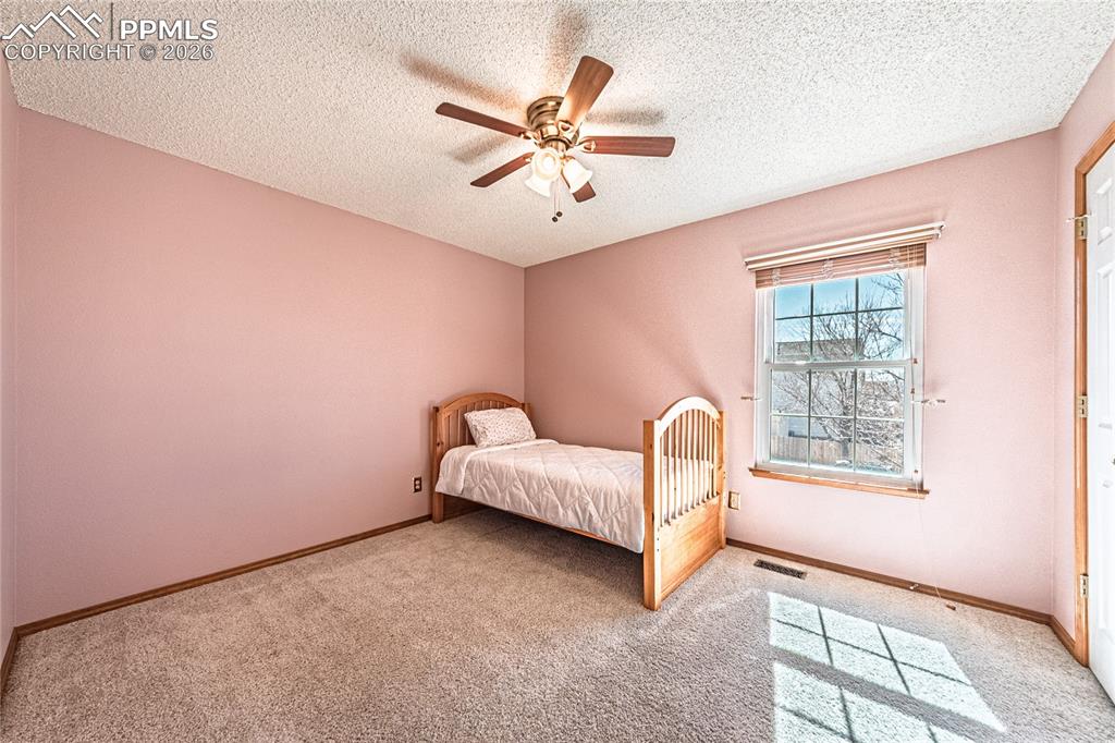 Image 26 of 49: Bedroom