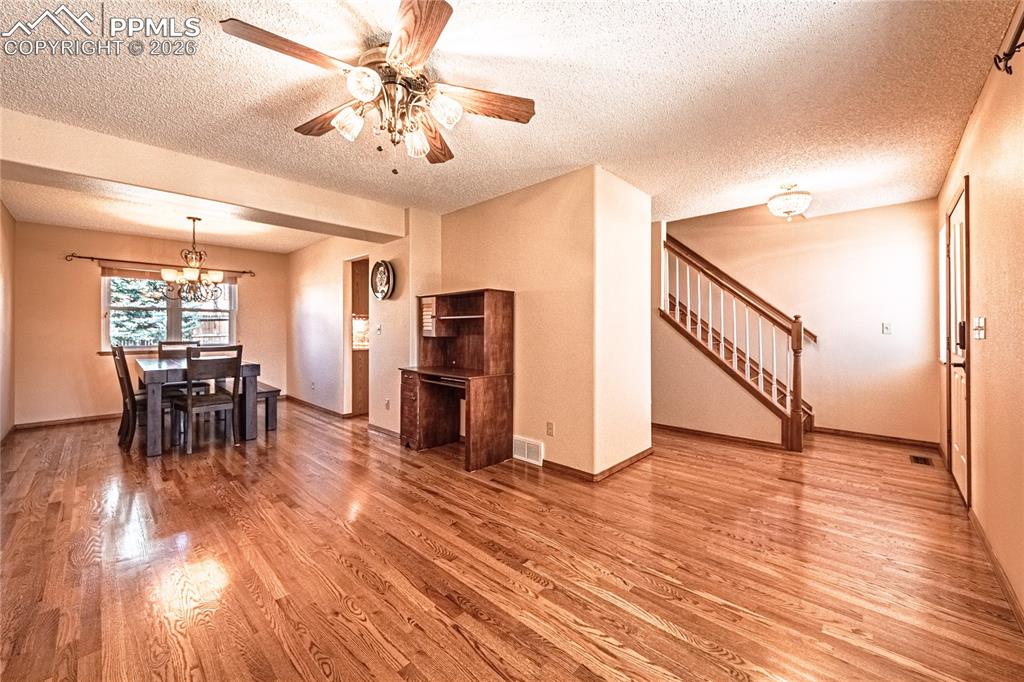 Image 7 of 49: Dining Area