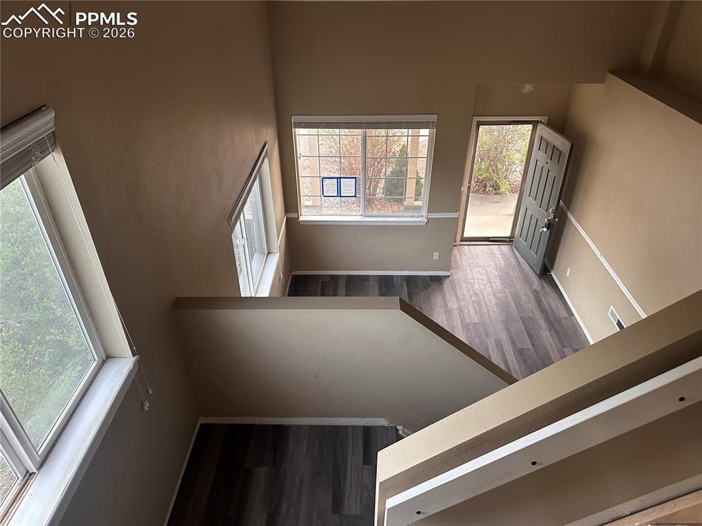 Image 4 of 33: Living Room