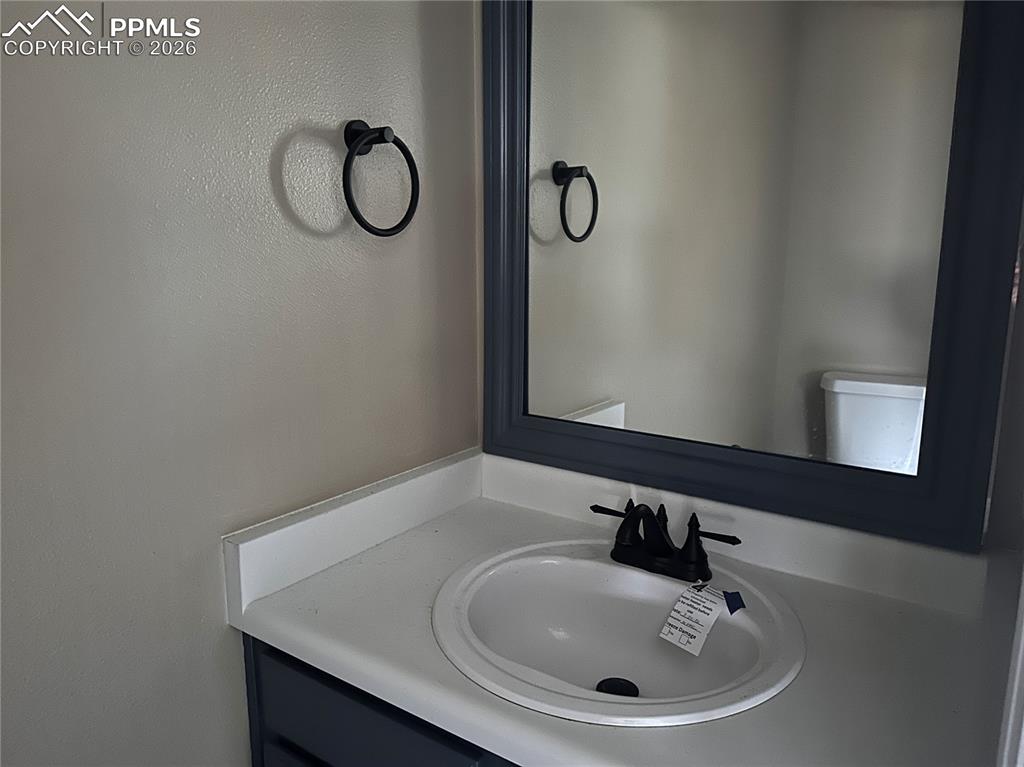 Image 6 of 33: Half bath on main level