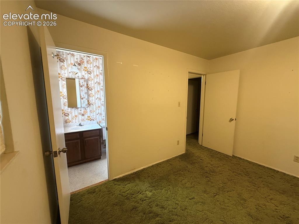 Image 11 of 44: Bedroom