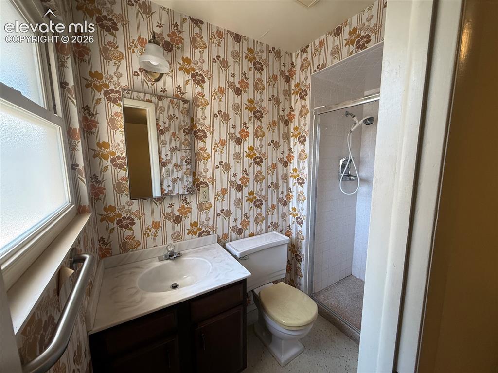 Image 13 of 44: Bathroom