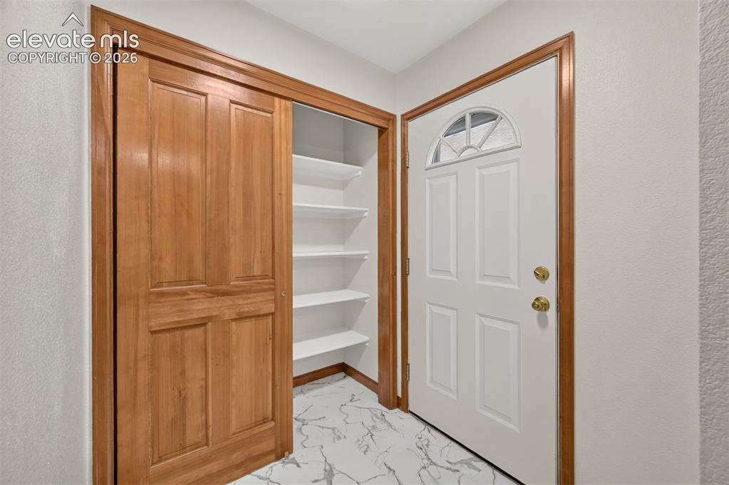 Image 15 of 44: Kitchen