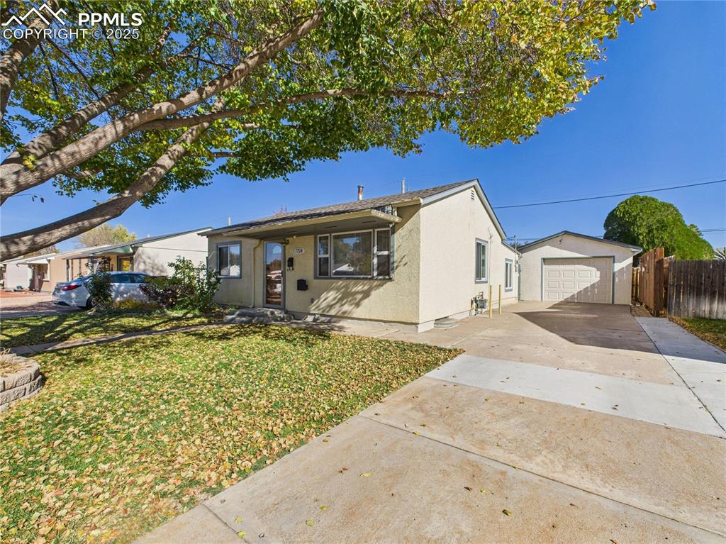 Image 3 of 28: Front of Structure