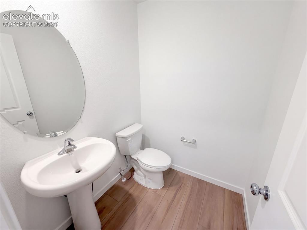Image 10 of 20: Bathroom