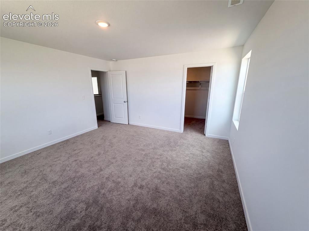 Image 12 of 20: Bedroom