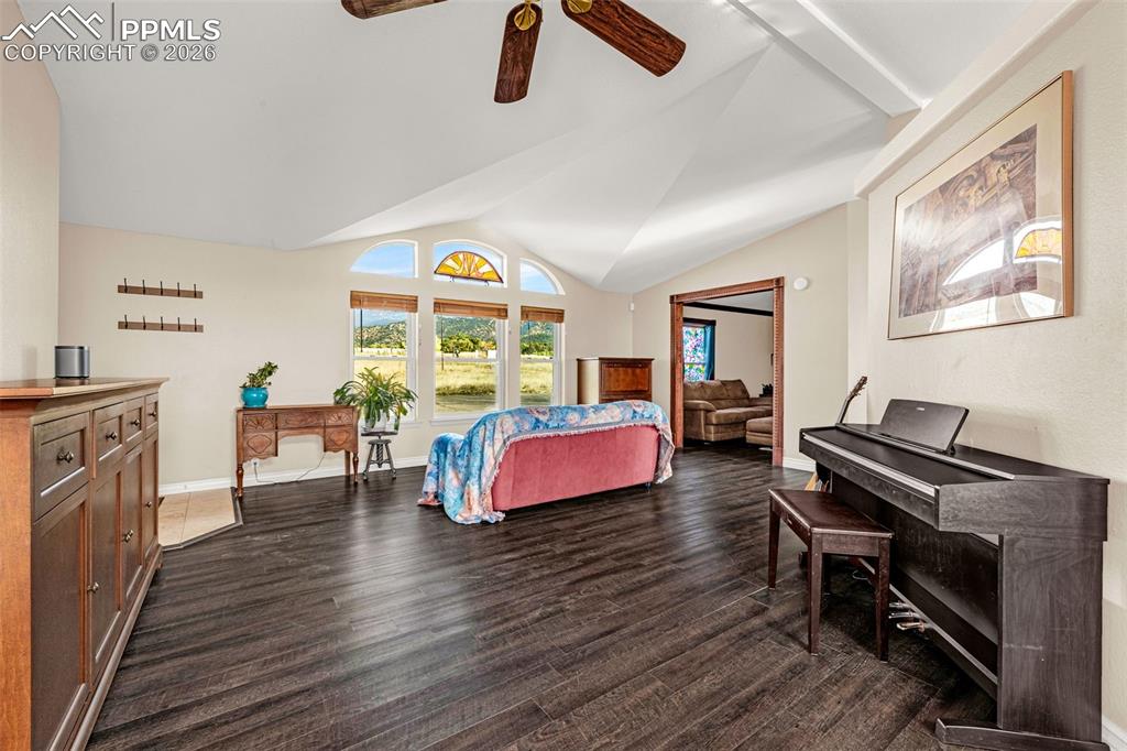 Image 10 of 47: Bedroom