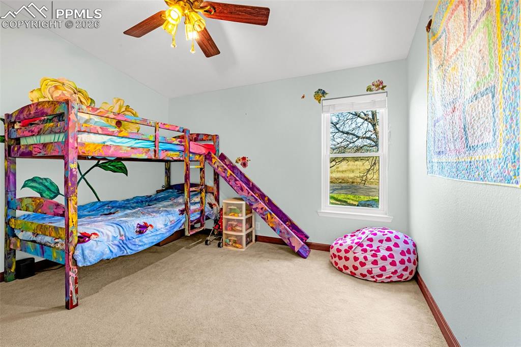 Image 19 of 47: Bedroom