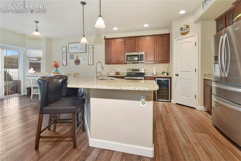 Image 13 of 44: Kitchen