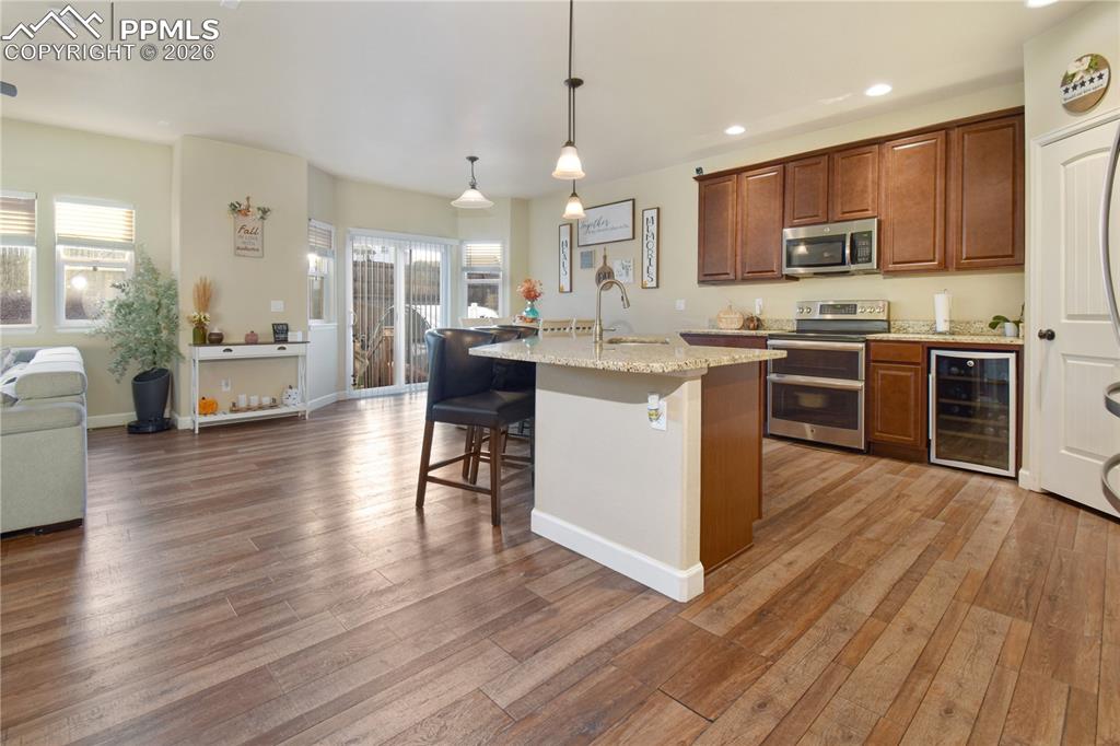 Image 19 of 44: Kitchen