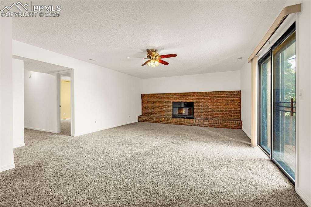 Image 26 of 47: Family Room