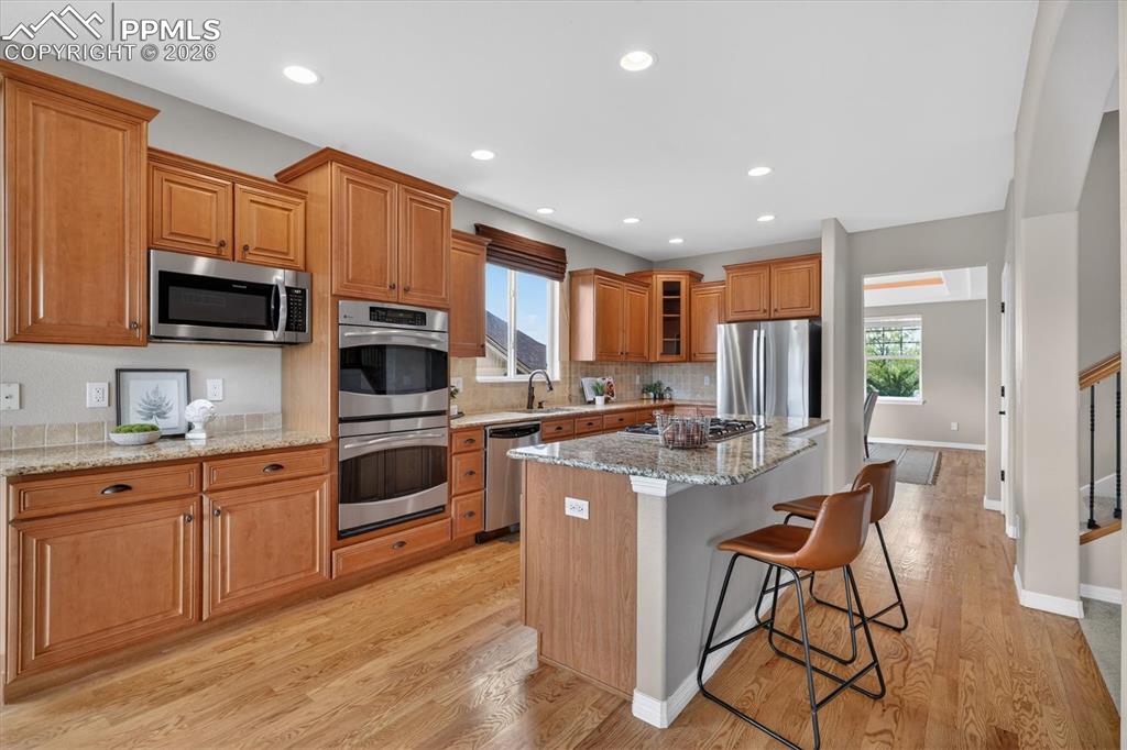 Image 14 of 50: Kitchen