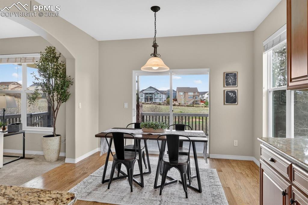 Image 16 of 50: Dining Area