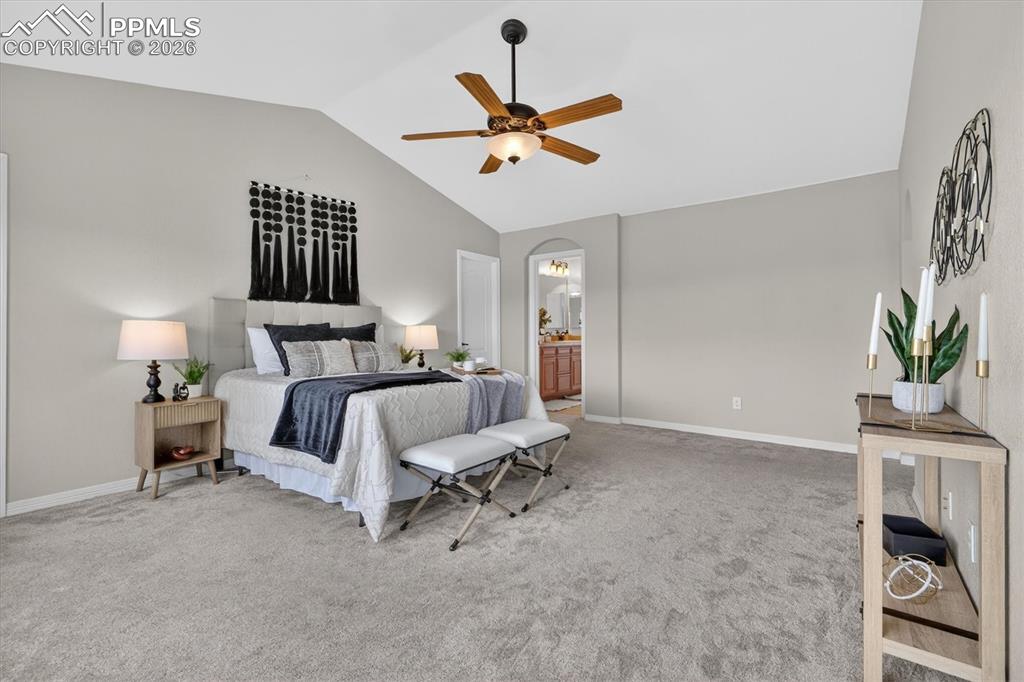 Image 23 of 50: Bedroom