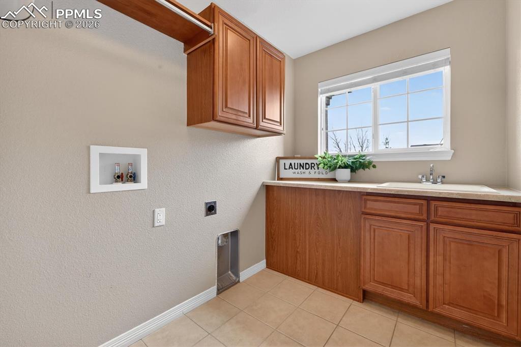 Image 39 of 50: Laundry