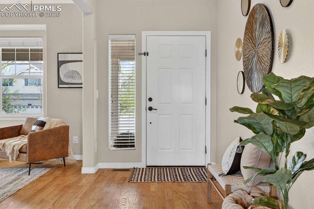 Image 6 of 50: Entry