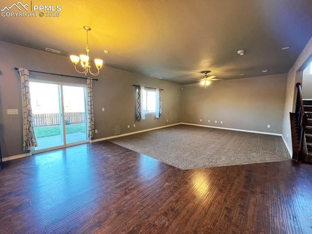 Image 10 of 31: Living Room