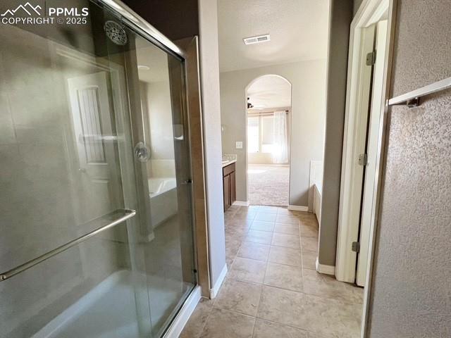 Image 18 of 31: 5pc master bathroom