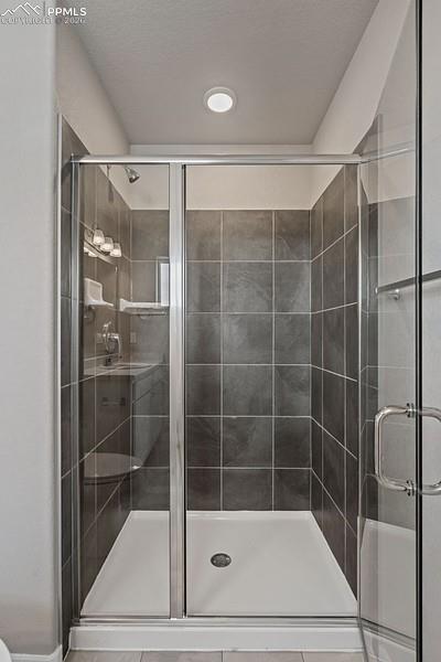 Image 12 of 15: Bathroom